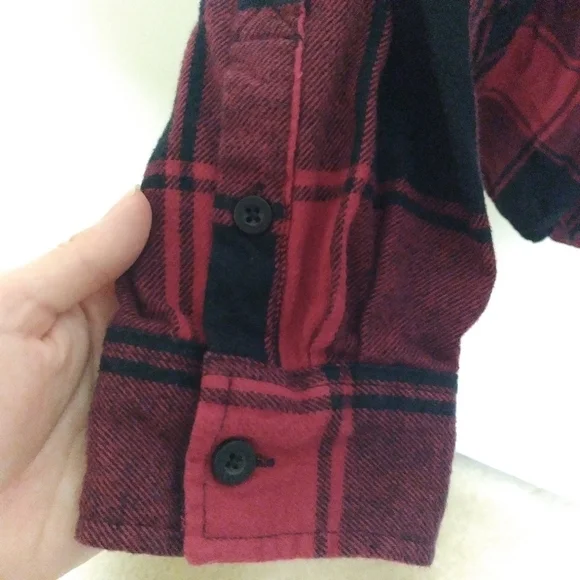 Pacsun Red and Black Buffalo Plaid Button Up Long Sleeve Flannel Shirt Medium - Picture 6 of 9
